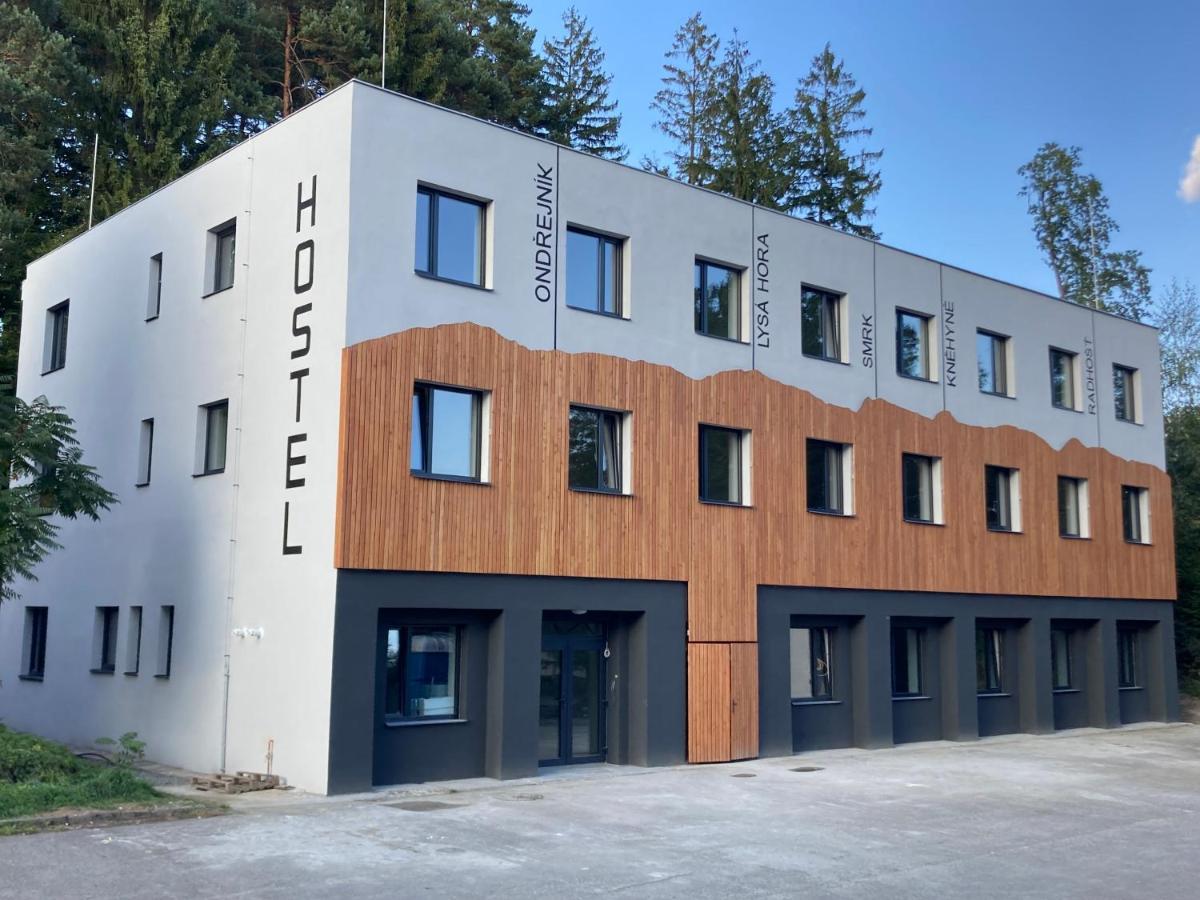 Beskydy House Hostel Rožnov pod Radhoštěm Екстериор снимка