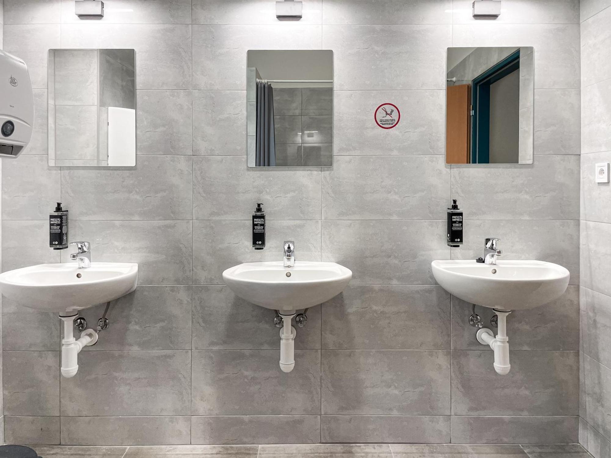 Beskydy House Hostel Rožnov pod Radhoštěm Екстериор снимка
